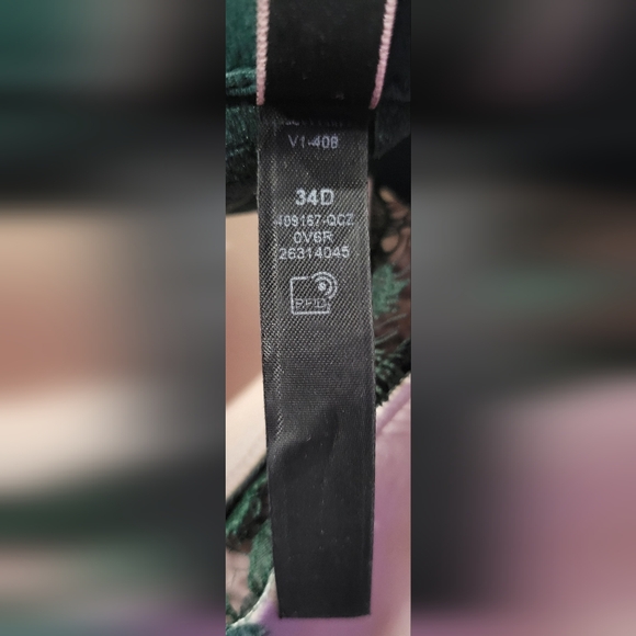 Victoria's Secret Very Sexy Push Up Bra 34D Rhinestone Straps - Picture 6 of 8